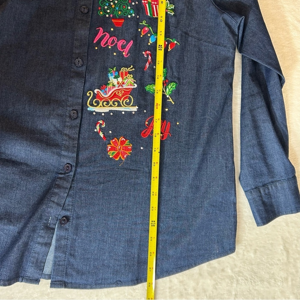Quacker Factory Navy Lightweight Denim Button Blouse Christmas Embroidery Size M - Picture 13 of 13